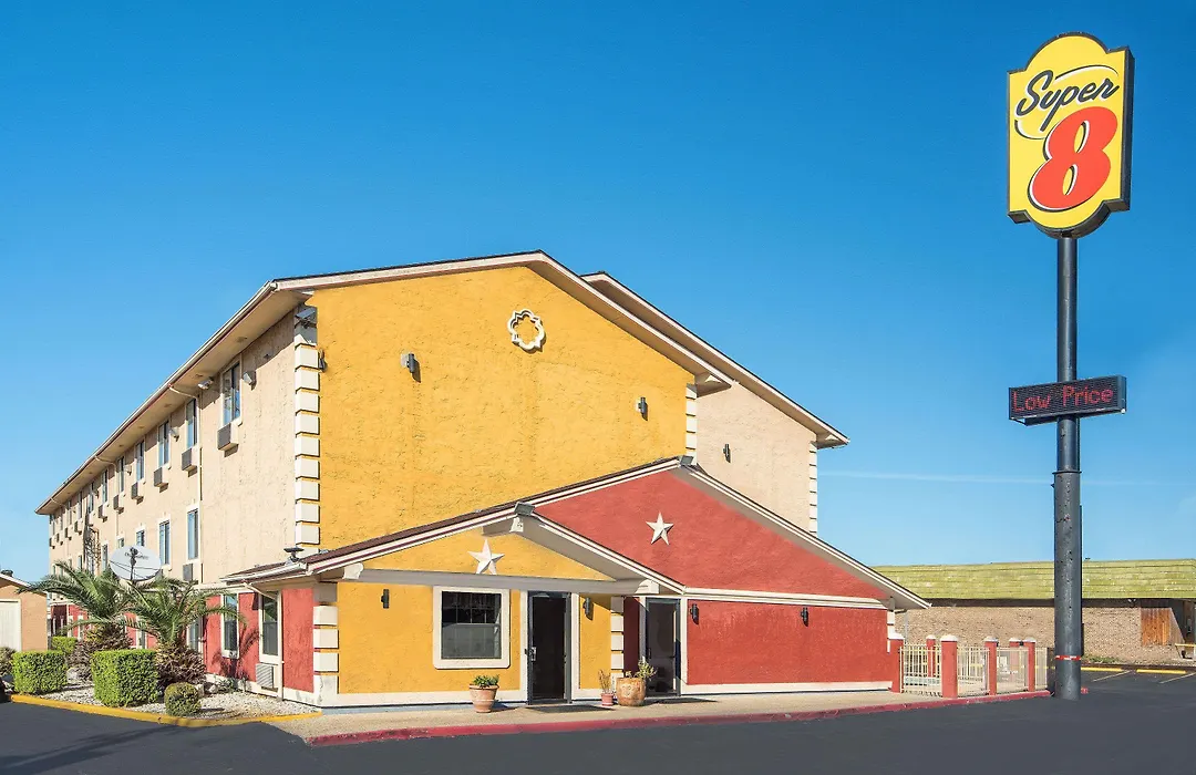 Super 8 By Wyndham San Antonio/I-35 North-1